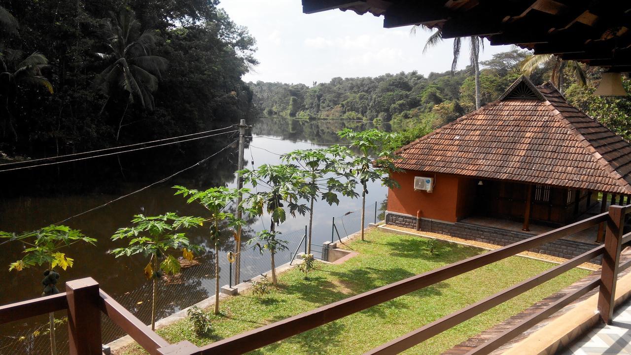7Th Heaven Resorts Kochi Buitenkant foto