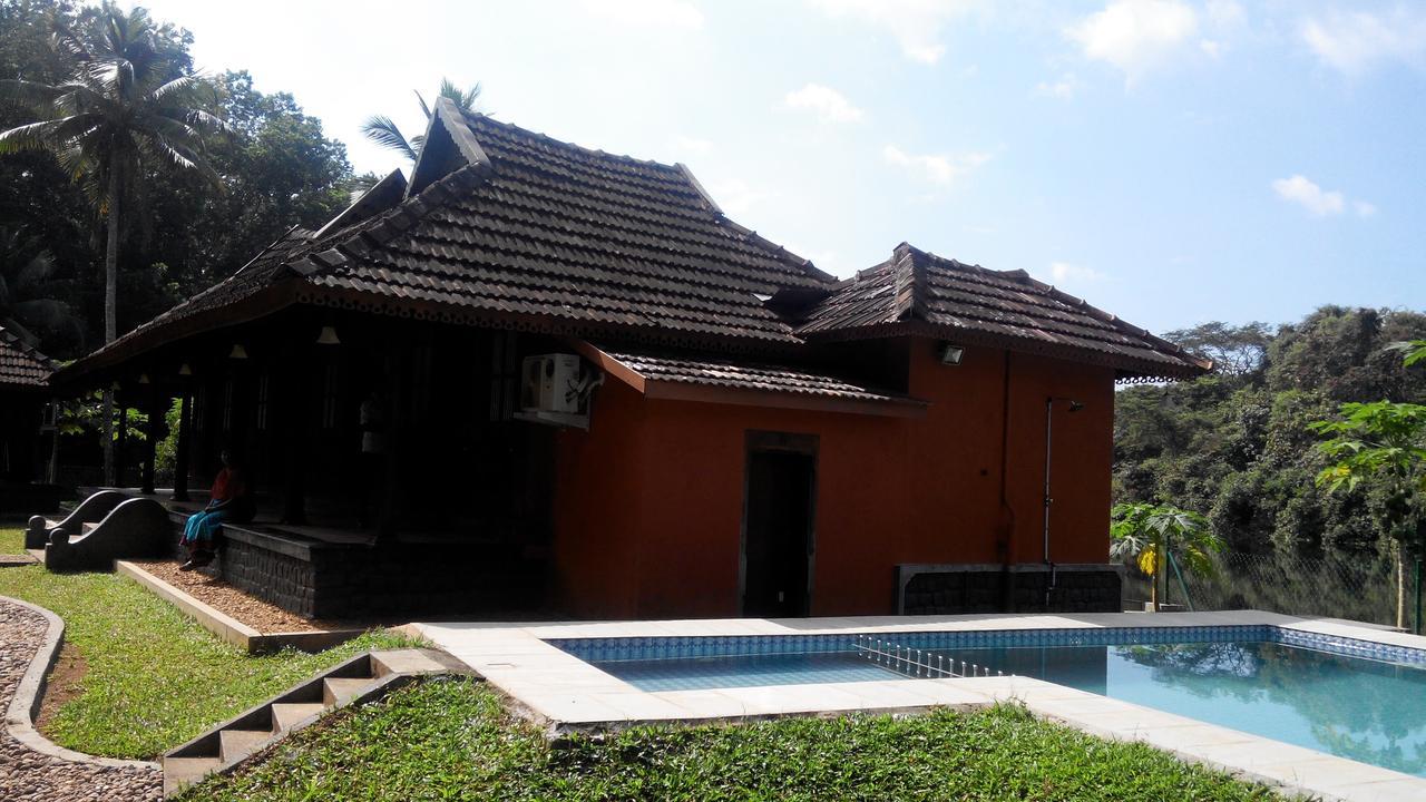 7Th Heaven Resorts Kochi Buitenkant foto