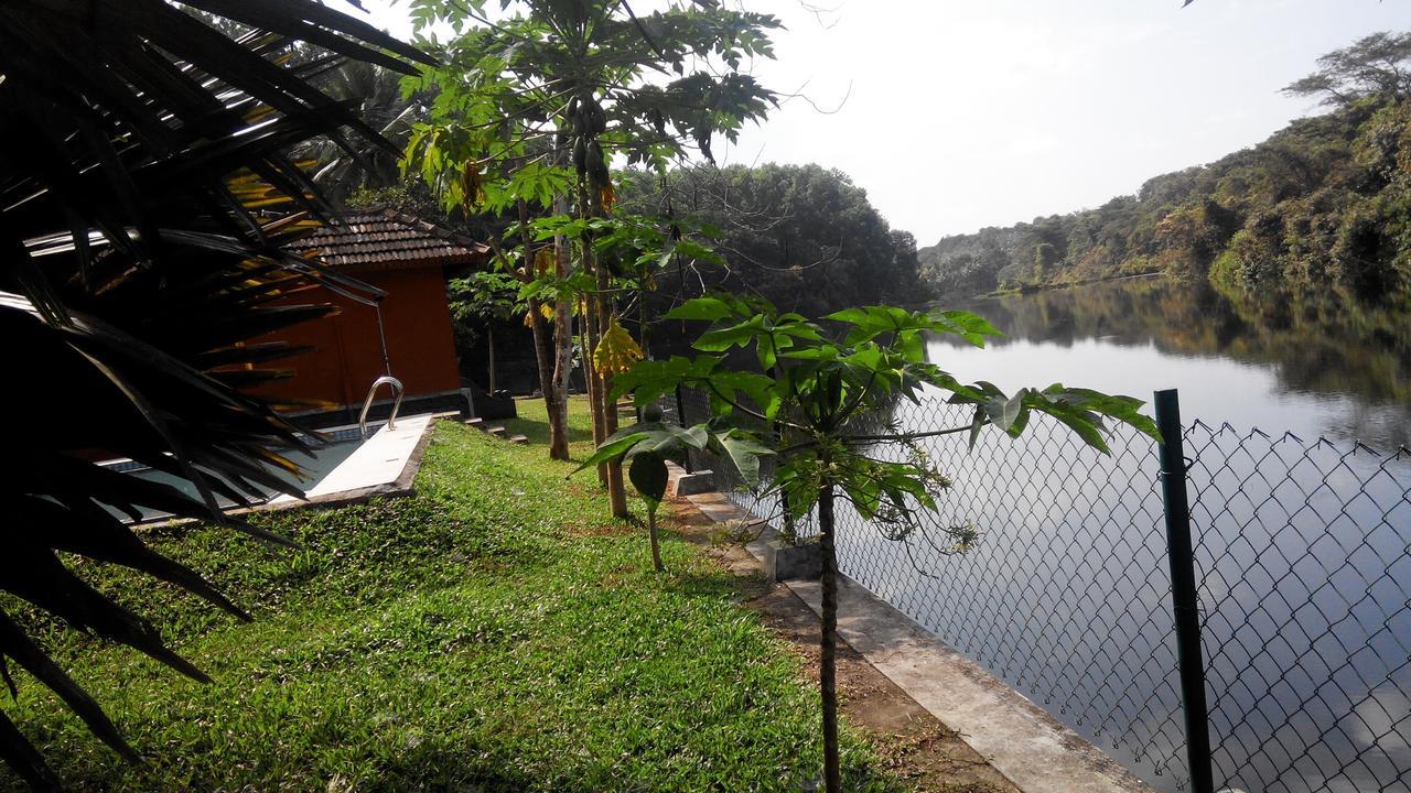 7Th Heaven Resorts Kochi Buitenkant foto