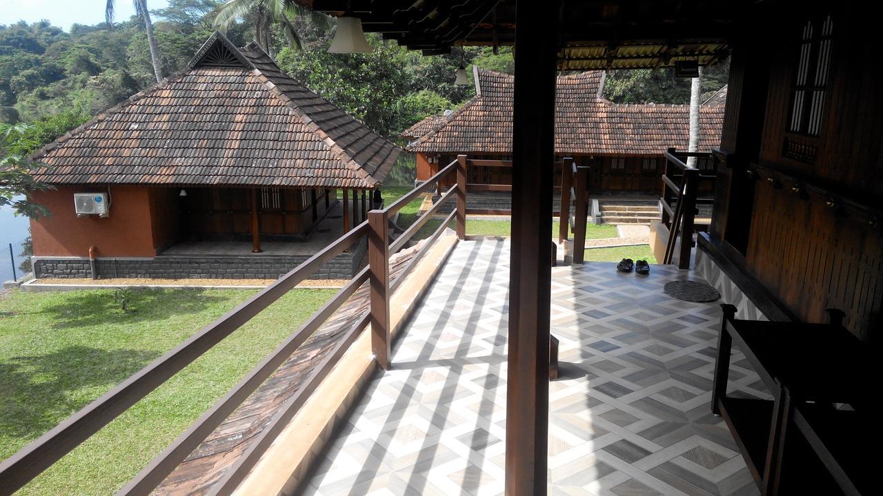 7Th Heaven Resorts Kochi Buitenkant foto